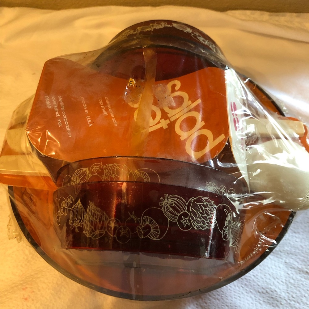 Vintage Sterilite Salad Set